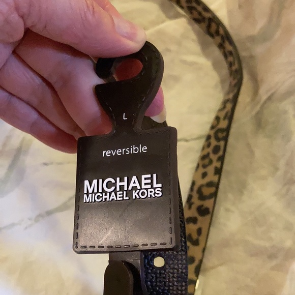 Michael Kors cute large reversible belt nwt - Picture 2 of 8